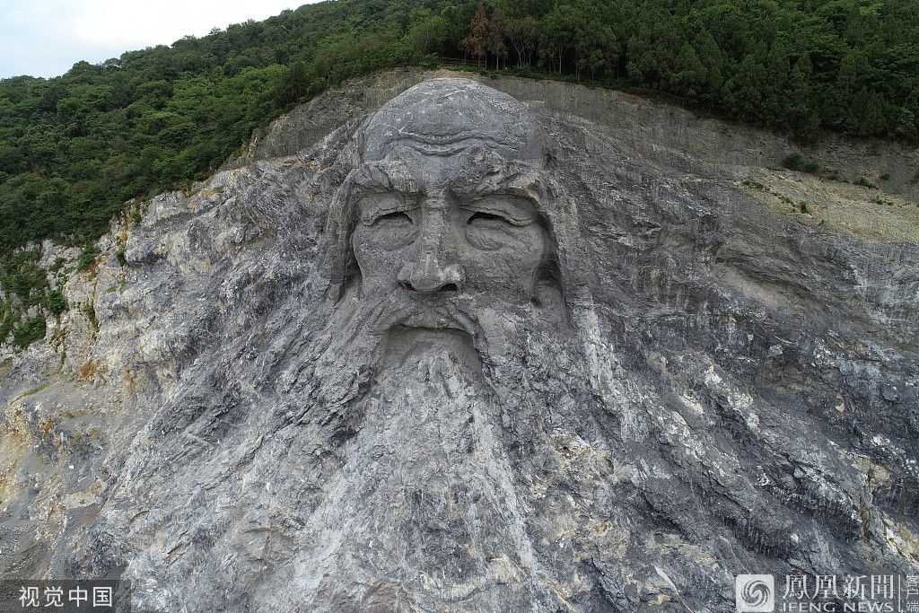 湖北:巨型伏羲雕像