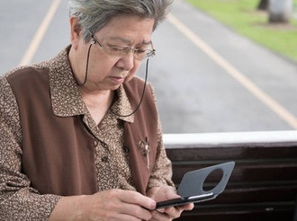 交通运输部：保障老人无健康码能出行 没有手机能打车