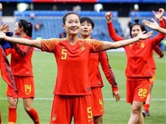 时代赋能，中国女足必能负重前行