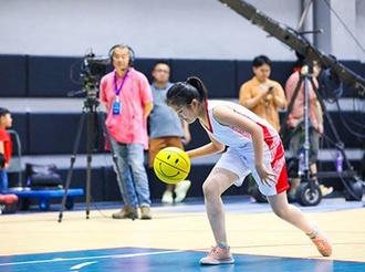 亚运小投手，“灌篮”迎“六一”