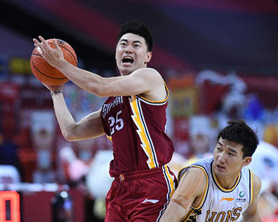 CBA综合消息：新疆大胜收官 山西惊险克敌